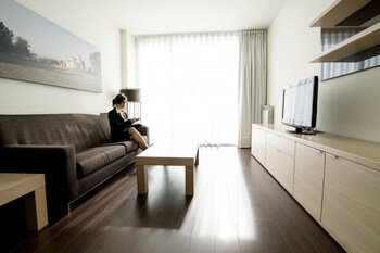 Sercotel Jardines De Uleta Suites