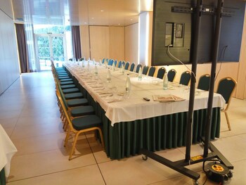 Sercotel Jardines De Uleta Suites