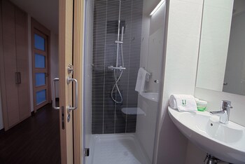 Sercotel Jardines De Uleta Suites