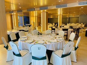 Sercotel Jardines De Uleta Suites