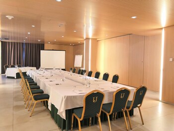 Sercotel Jardines De Uleta Suites