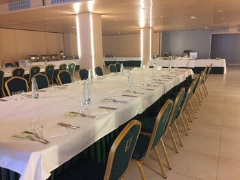 Sercotel Jardines De Uleta Suites
