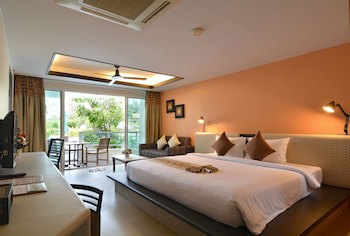 Anyavee Tubkaek Beach Resort