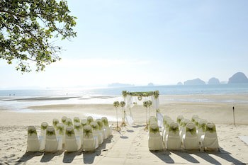 Anyavee Tubkaek Beach Resort