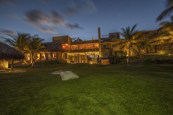 Kenoa Exclusive Beach Spa & Resort