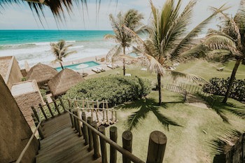 Kenoa Exclusive Beach Spa & Resort
