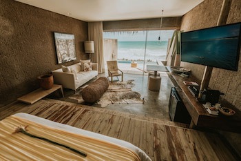 Kenoa Exclusive Beach Spa & Resort