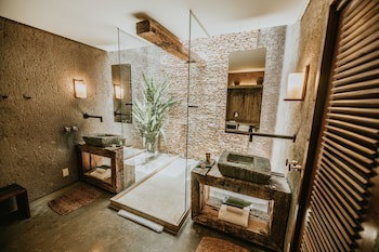 Kenoa Exclusive Beach Spa & Resort