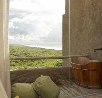 Kenoa Exclusive Beach Spa & Resort