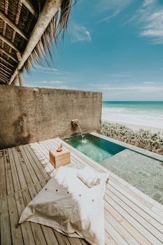 Kenoa Exclusive Beach Spa & Resort