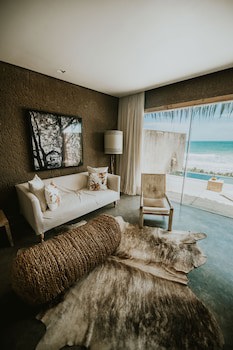 Kenoa Exclusive Beach Spa & Resort