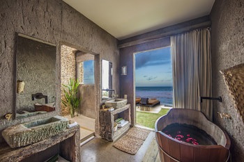 Kenoa Exclusive Beach Spa & Resort