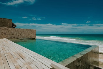 Kenoa Exclusive Beach Spa & Resort