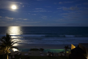 Kenoa Exclusive Beach Spa & Resort