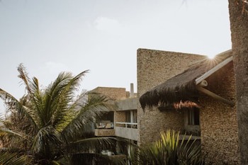 Kenoa Exclusive Beach Spa & Resort