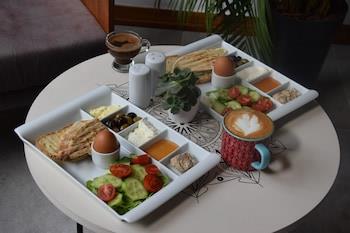 Djumba Hotel & Cafe