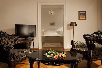 Antiq Palace Hotel And Spa