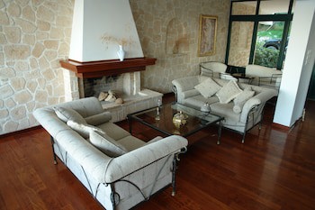Dionysos Hotel fotoğrafı