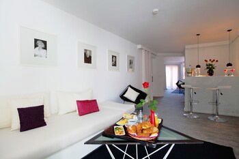 Bab Hotel