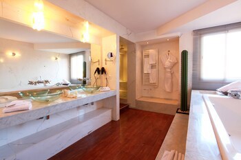 Bab Hotel