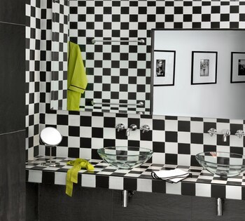 Bab Hotel
