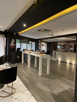 Bab Hotel