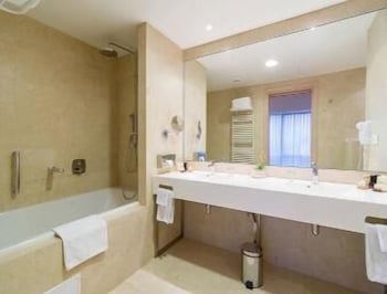 Ramada By Wyndham Oradea