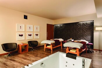 Ramada By Wyndham Oradea