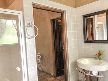 Ingwenya Lodge