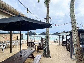 Castaway Resort