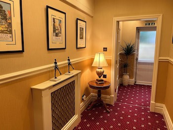 Chester Court Hotel