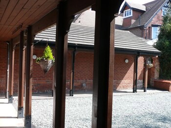 Chester Court Hotel