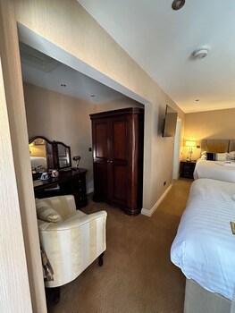 Chester Court Hotel