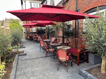 Chester Court Hotel