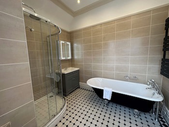 Chester Court Hotel