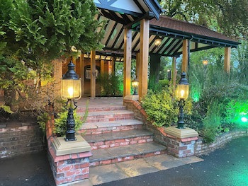 Chester Court Hotel