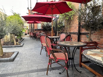 Chester Court Hotel