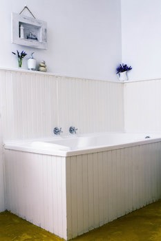 Albatross Guest House