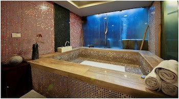 Hotel Aura