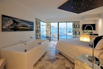 Sea Star Cliff