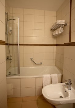Ararat All Suites Hotel