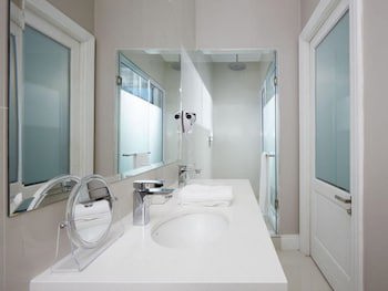 Cloud 9 Boutique Hotel And Spa