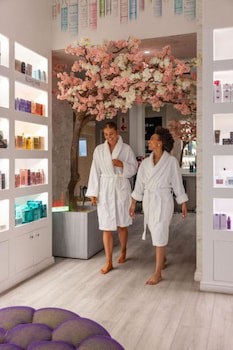 Cloud 9 Boutique Hotel And Spa