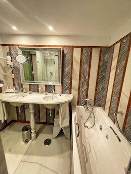 Las Casas De La Juderia Hotel