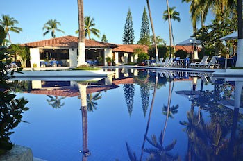 Cabo Blanco Hotel & Marina