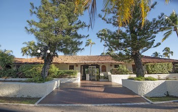 Cabo Blanco Hotel & Marina