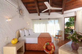 Cabo Blanco Hotel & Marina