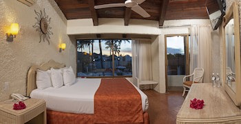 Cabo Blanco Hotel & Marina
