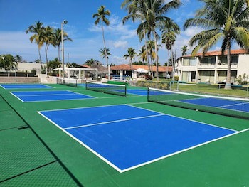 Cabo Blanco Hotel & Marina