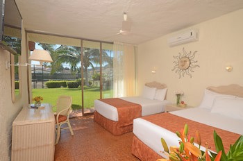 Cabo Blanco Hotel & Marina
